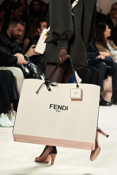 Look 12